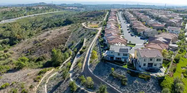 1832 Aliso Canyon Dr