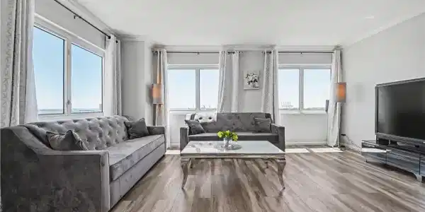 525 E Seaside Way
