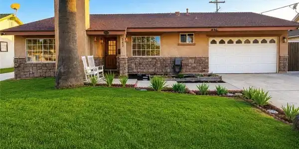 342 E Gilmore Drive