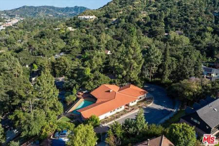3770 Whiting Manor Lane