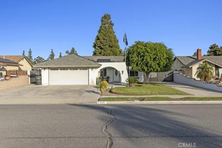 2437 S Garfield
