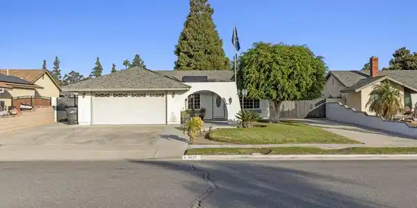 2437 S Garfield