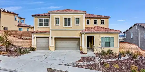 2575 Sierra Bella