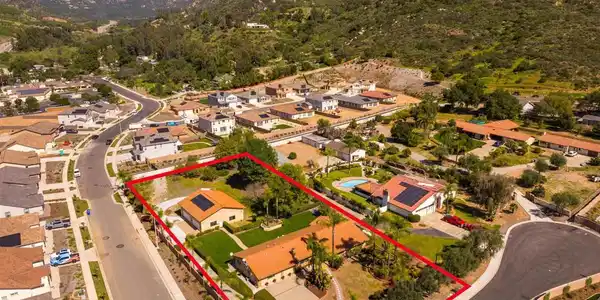 13960 Valle Lindo