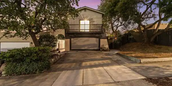 3947 Marvin St