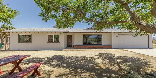 5200 Mojave Tropico Road