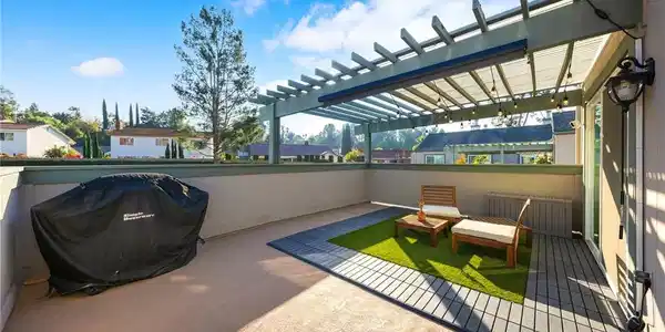 1120 Cleghorn
