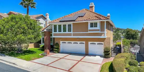 3180 Versaille Court