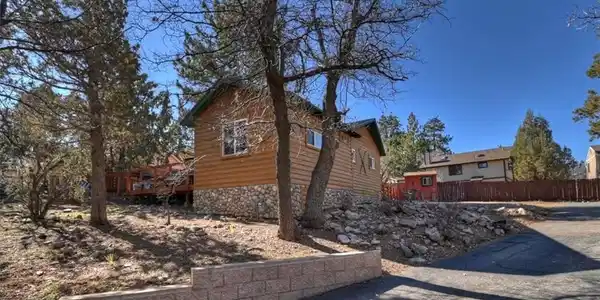 687 Villa Grove