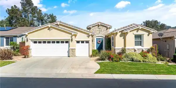 570 Olazabal Dr