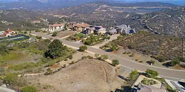 Avenida Apice, Lot 38