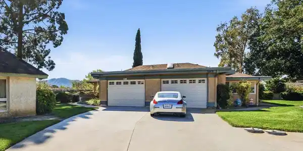 5211 Village 5