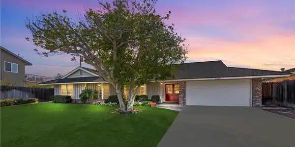 23855 Chinook Place