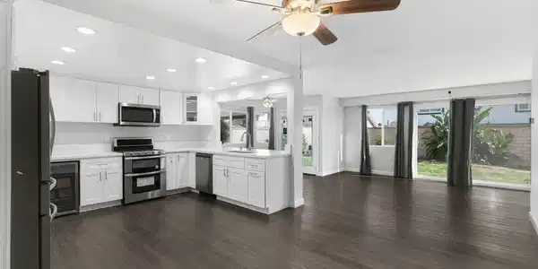 6703 Poinsettia Court