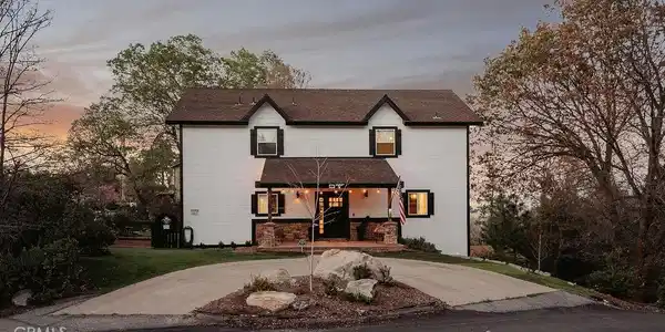 1498 Deer Way