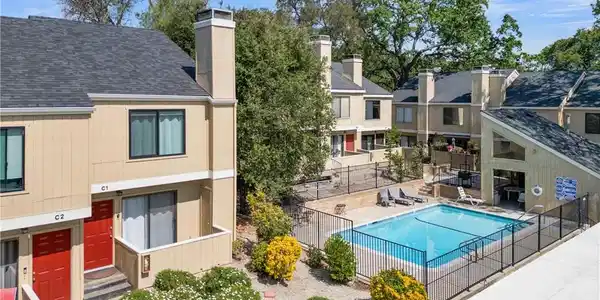 3750 El Camino Real