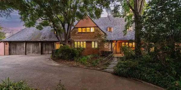1660 La Vista Place