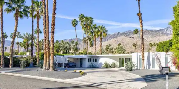 1061 S Sagebrush Road