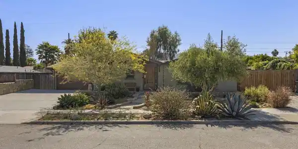 920 Larmier Avenue