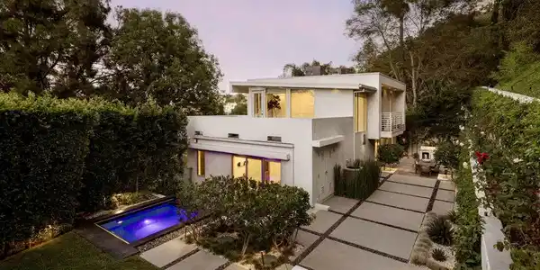 7350 Pacific View Drive