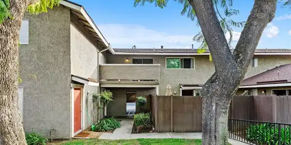 3088 Gladstone Street