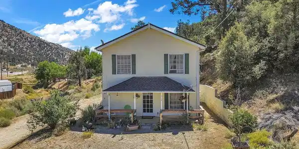 312 Border Street