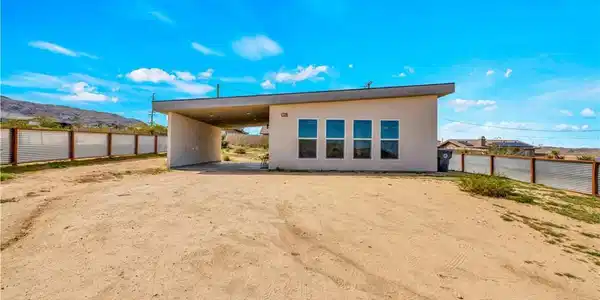 7276 Encina Road