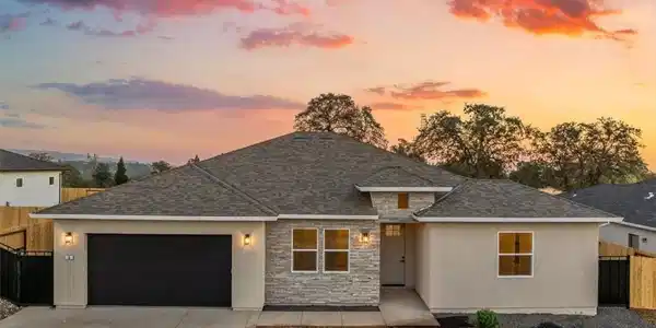6 Moonbeam Court
