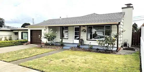 207 MANSFIELD DR.
