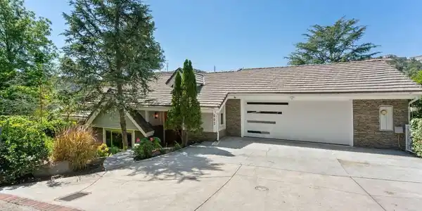 405 Woodcliffe Road