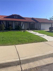 909 S Vine Avenue