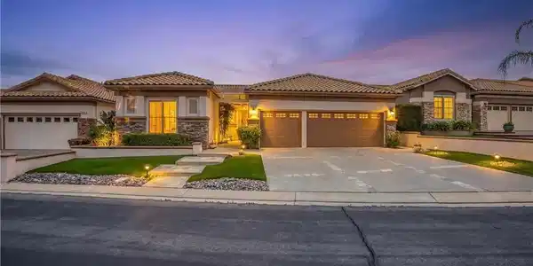 2027 Melbourne Circle