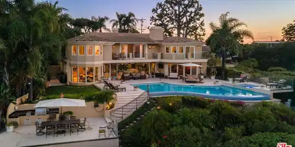 7833 Torreyson Drive