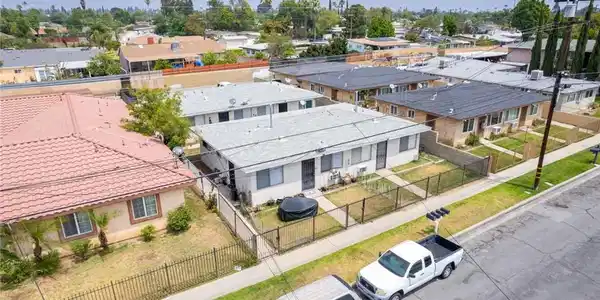412 W Ramona