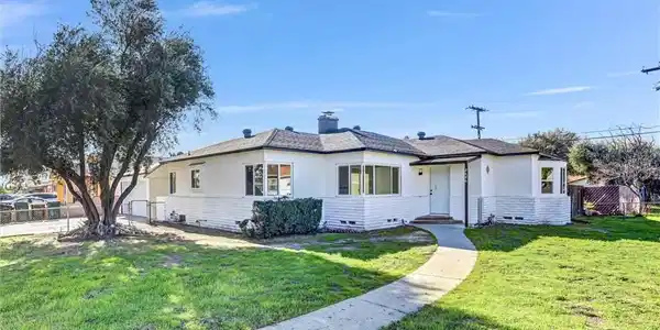 2686 N Lugo