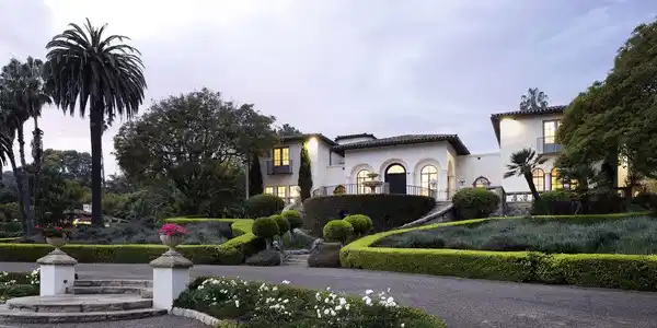 1084 Golf Road