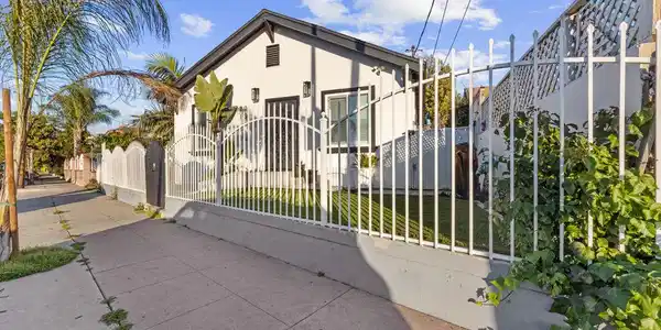 2016 10th Avenue
