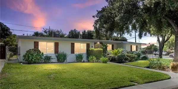 102 E Pioneer