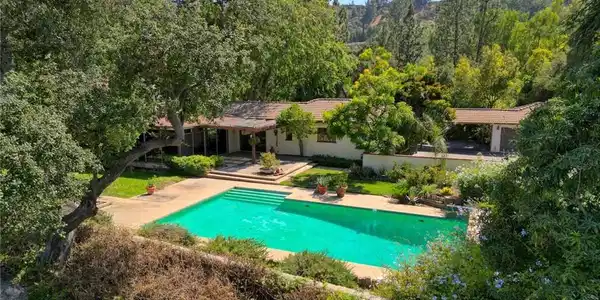 1075 Pine Oak Lane