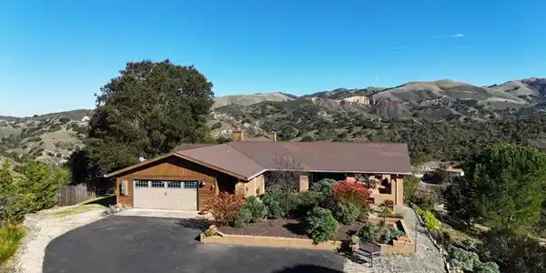 15843 Pleasant Valley Lane
