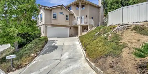 2106 Zachary Gln