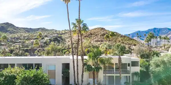 459 Desert Lakes Drive