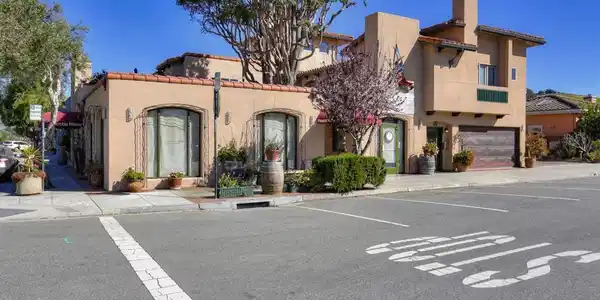 725 Correas Street