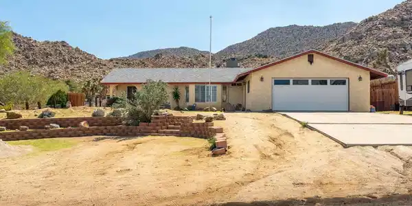 61185 Sandalwood Trail