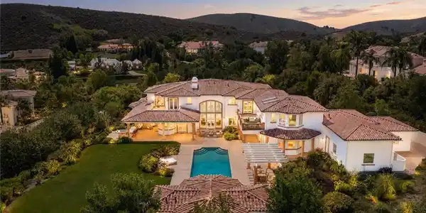 988 Candlecrest Drive