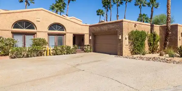 1976 Desert Vista