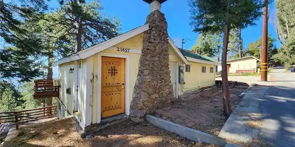21657 Vista Road