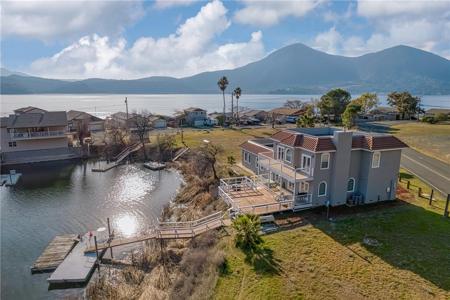 11115 Lakeshore Drive