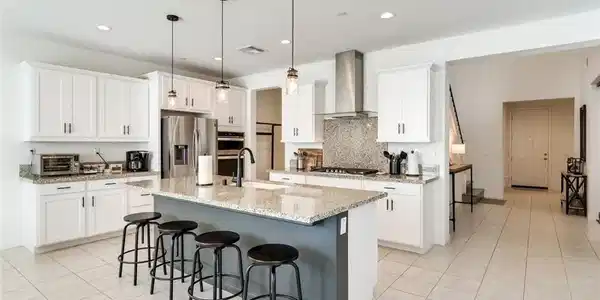 3382 E Aspen