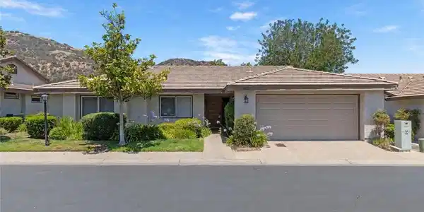38321 Oaktree